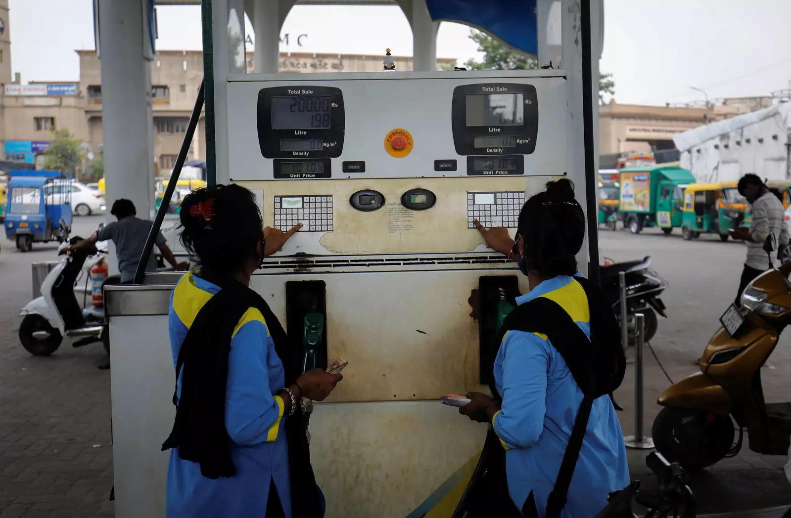 Petrol, diesel prices hiked by Rs 0.8 per litre on Wednesday