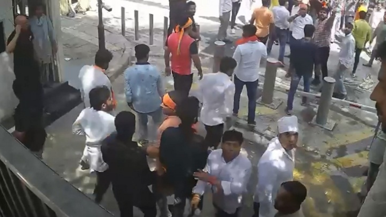 Arvind Kejriwal residence attack - ians