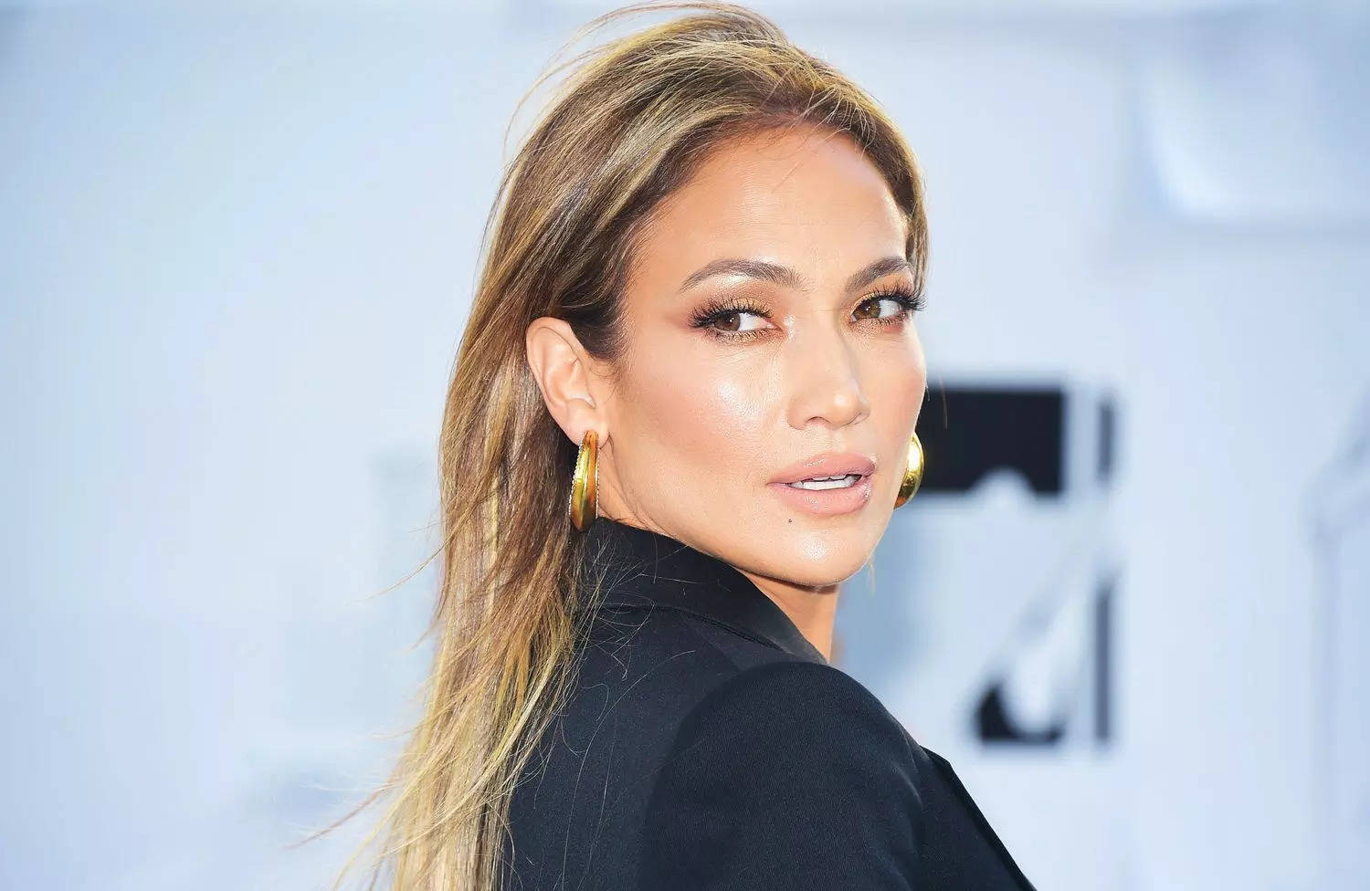 Jennifer Lopez's morning skincare routine revealed! Here's the secret 