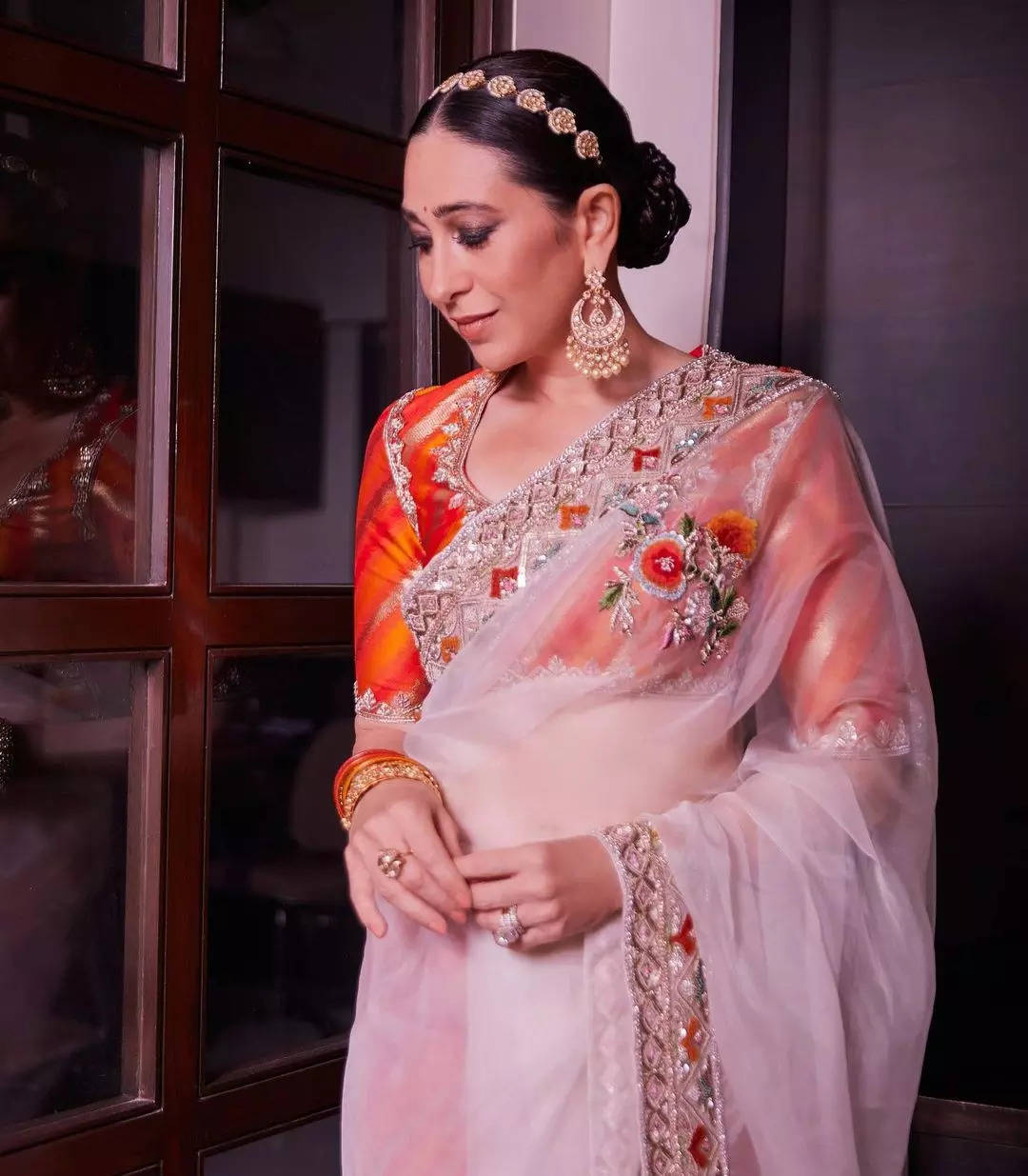 Kareena Kapoor Khan wore a striking pale pink Manish Malhotra sari to Alia  Bhatt and Ranbir Kapoor's nuptials