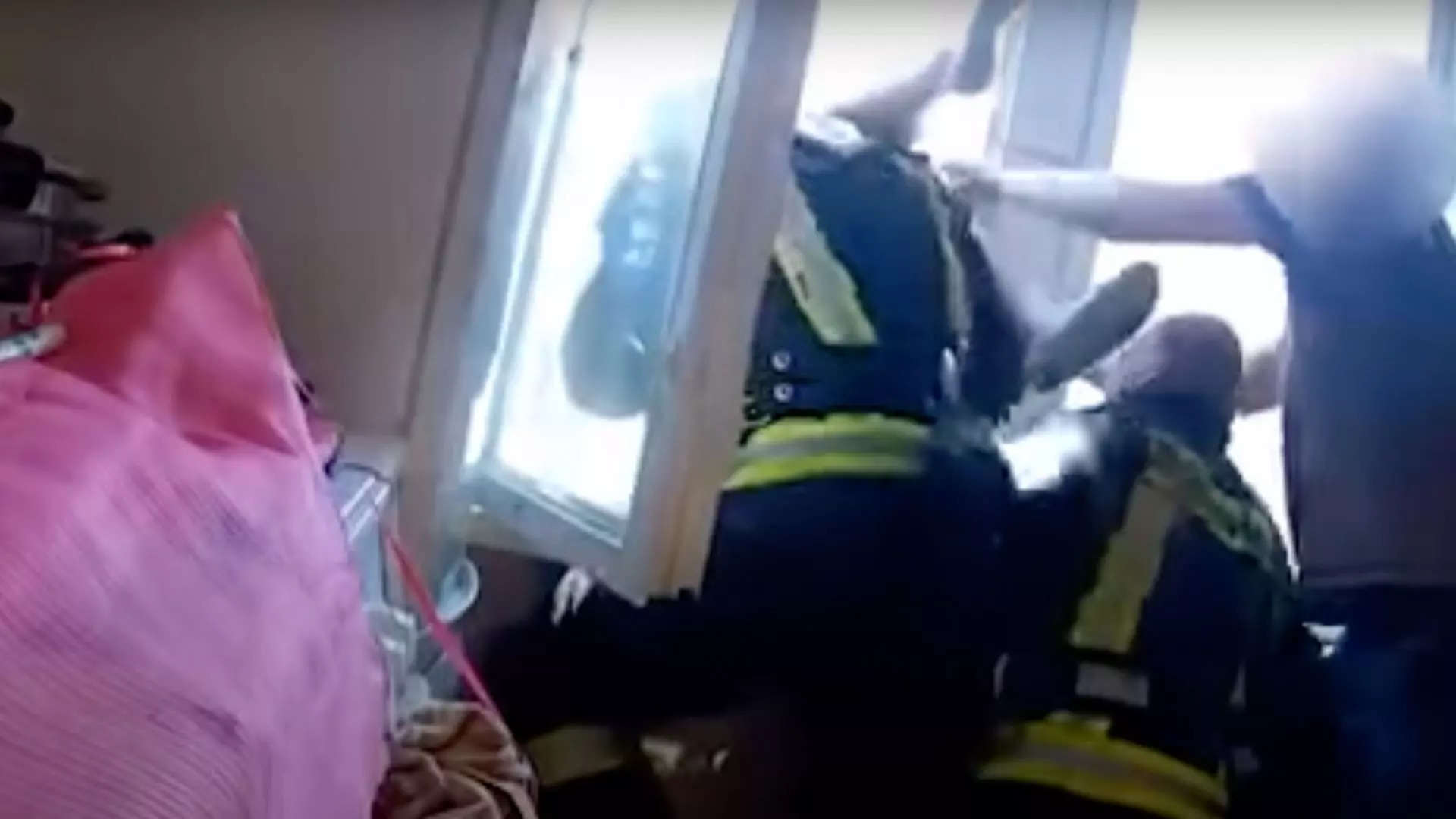 Viral Video Firefighter Catches Suicide Jumper Woman Mid Air Intercepts Fall To Death