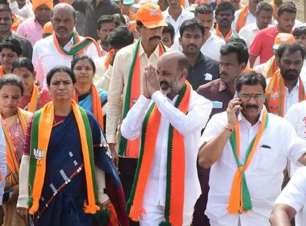 Telangana: BJP State chief Bandi Sanjay undertakes 'padayatra', alleges ...