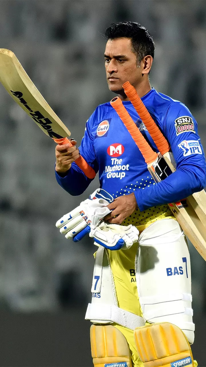 4 MS Dhoni