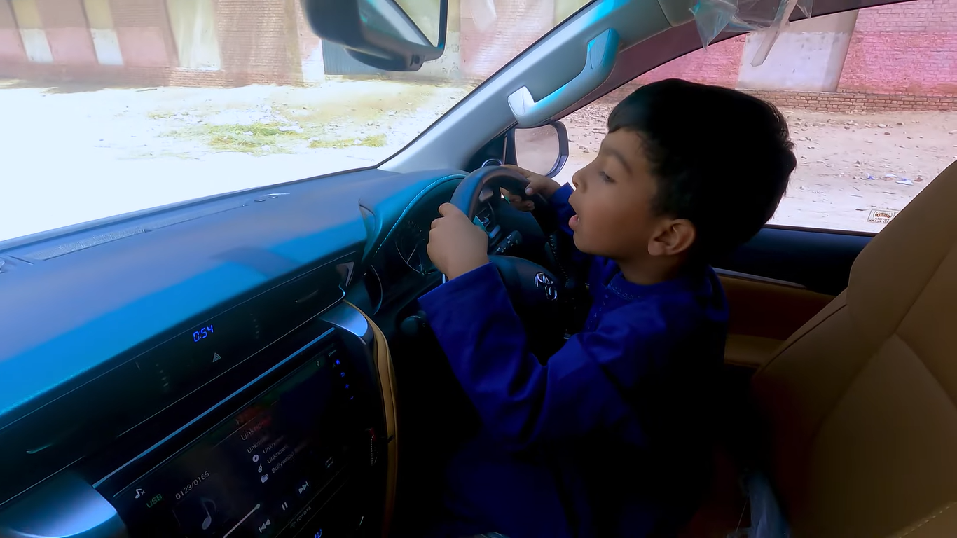 Kid drives SUV in Pakistan