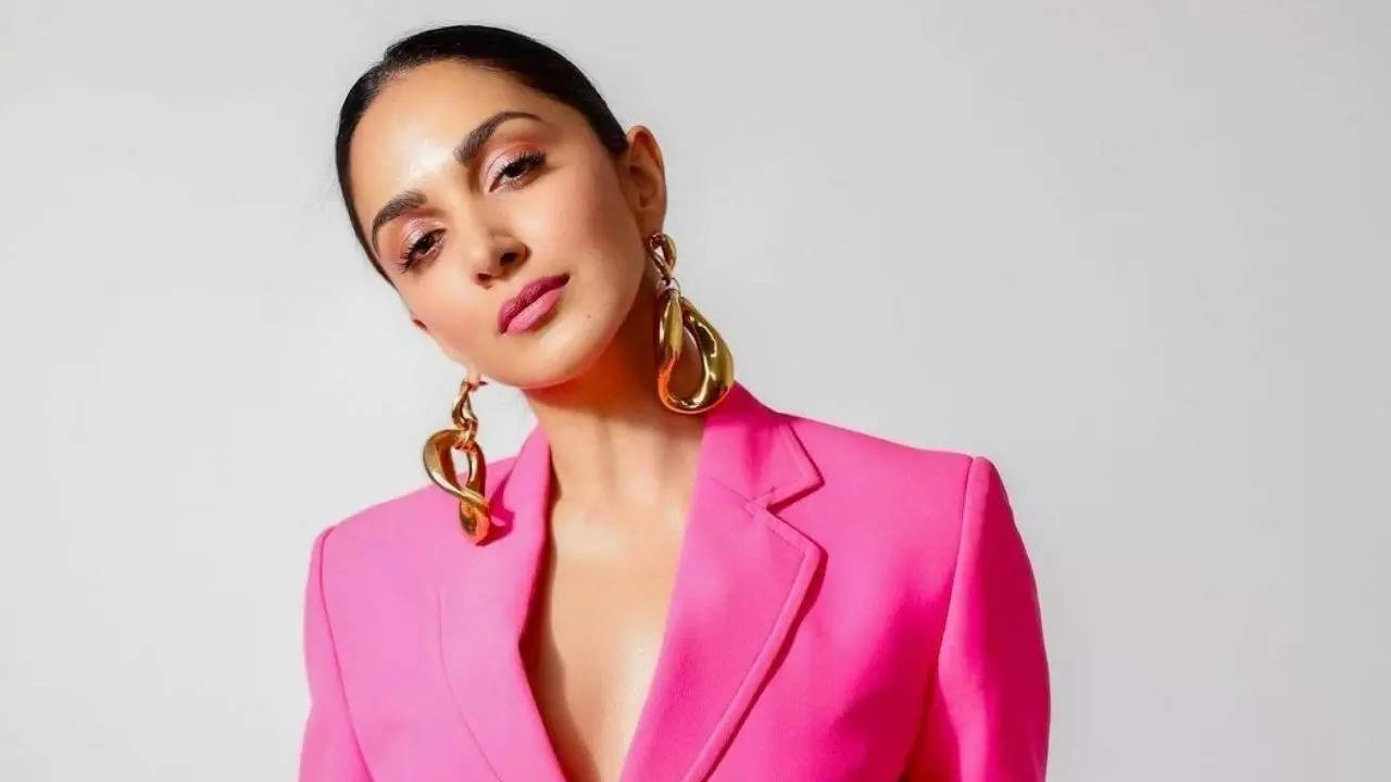 kiara advani in pink suit