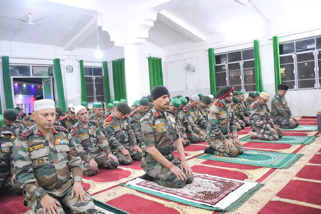Army officers offer Namaz in Kashmir, pic wins hearts​