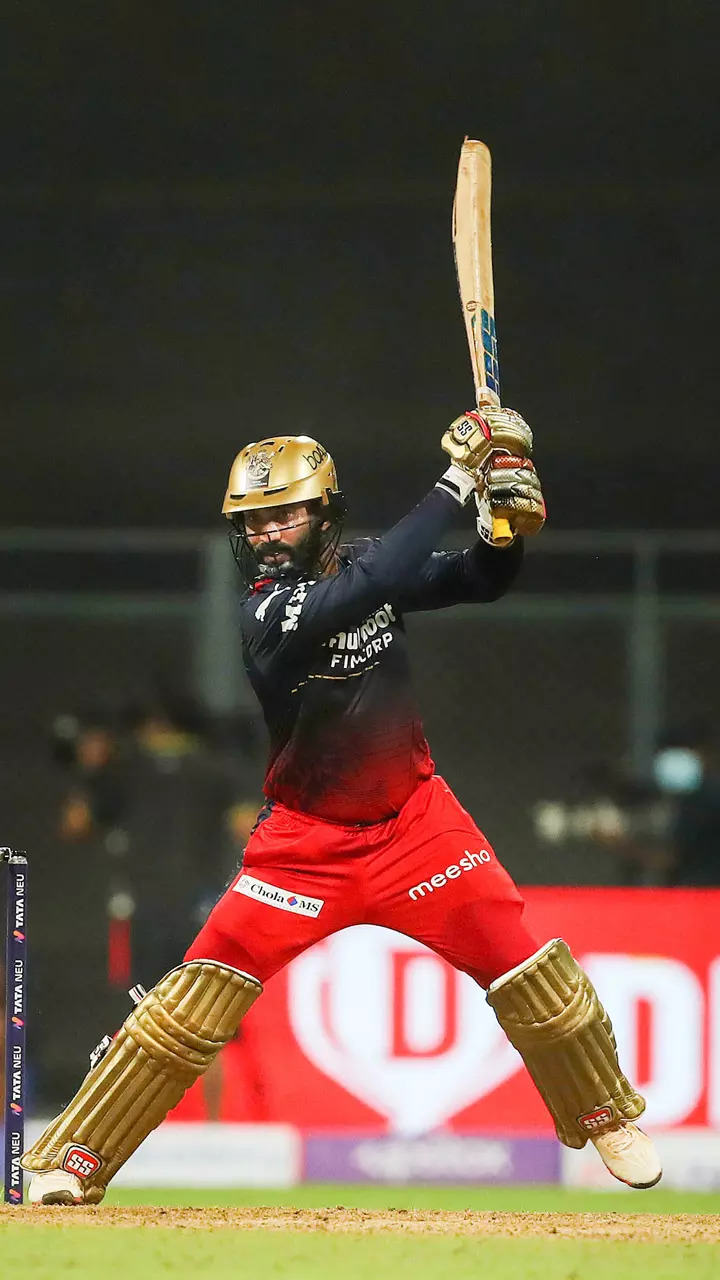 2 Dinesh Karthik