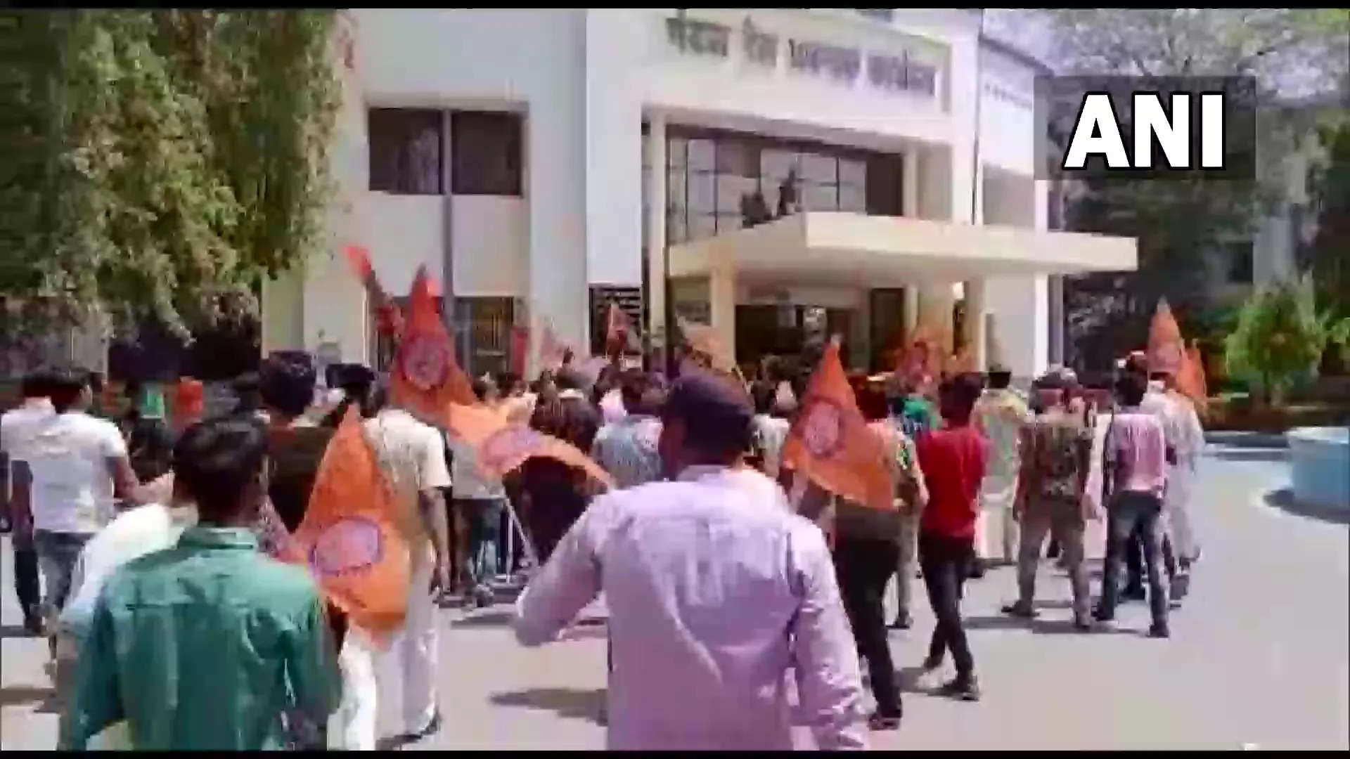 Hindu groups protest outside Divisional Railway Manager's office in Agra