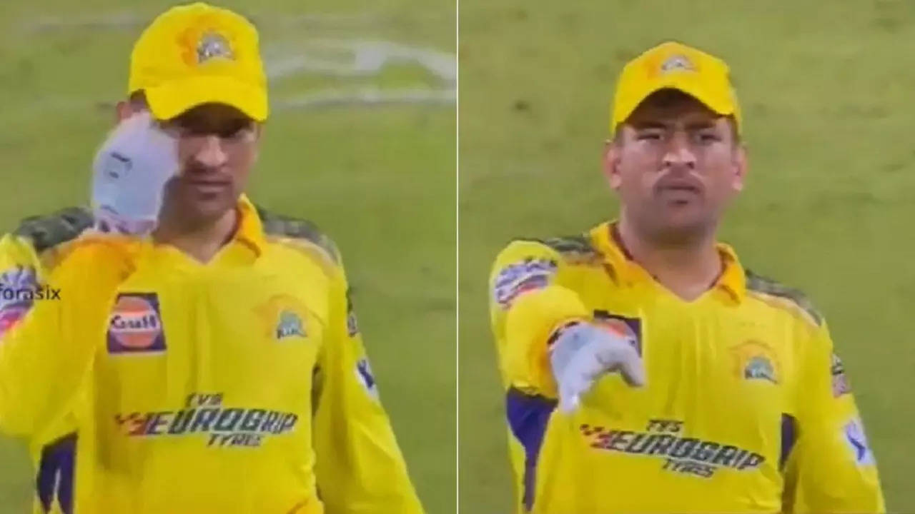 MS Dhoni angry reaction