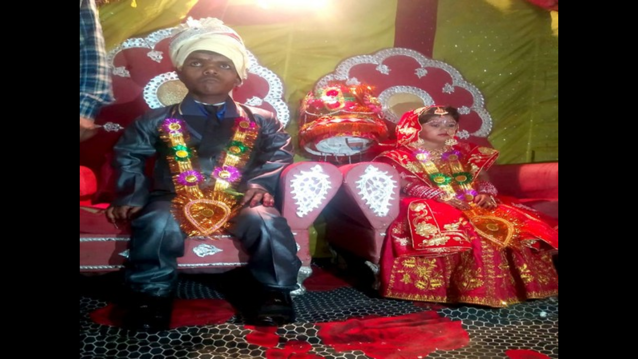 बिहार में 3 फुट लंबे दूल्हे ने 28 फुट लंबी दुल्हन से की शादी