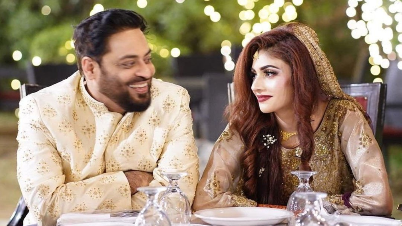 Pak politician Aamir Liaquat's third wife aged 18 files for divorce