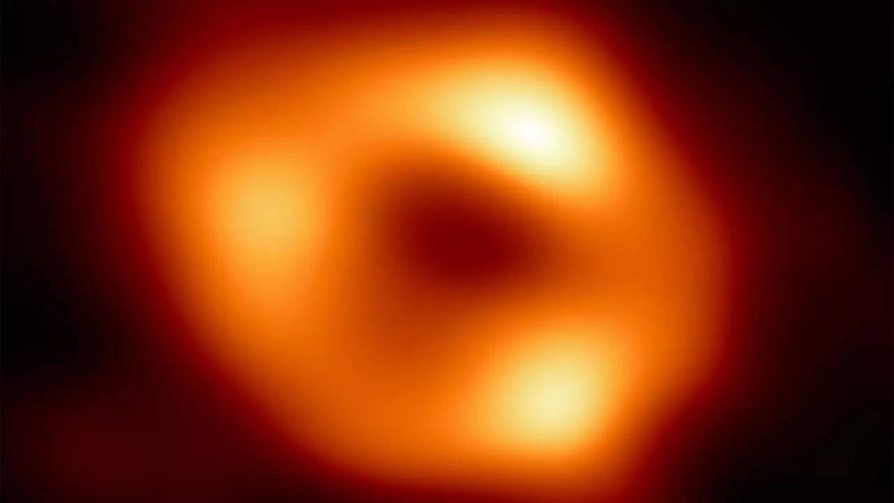 Vea la primera imagen del agujero negro en el centro de nuestra galaxia