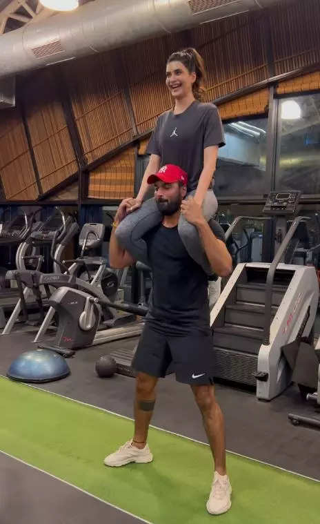 In a couple’s workout session, Karishma Tanna and Varun Bangera were seen engaging in an intense exercise session as they performed squats. (Photo credit: Karishma Tanna/Instagram)