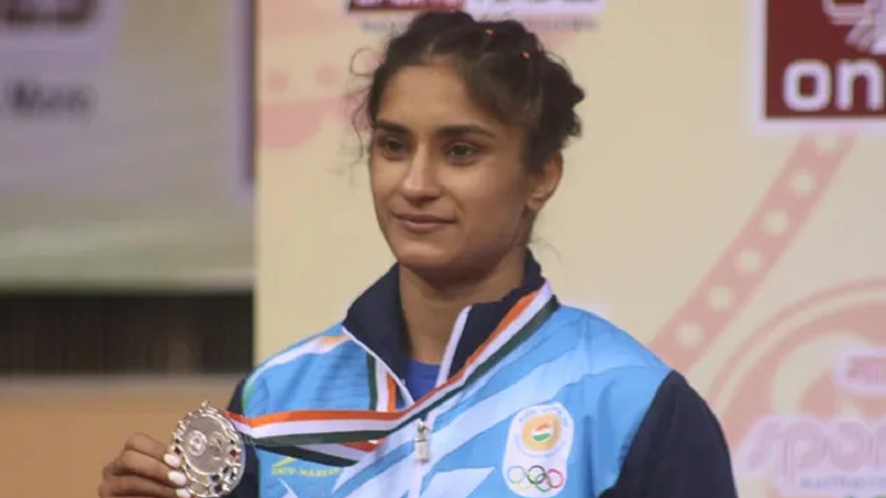 Vinesh Phogat, Sakshi Malik book CWG berths after wins in trials