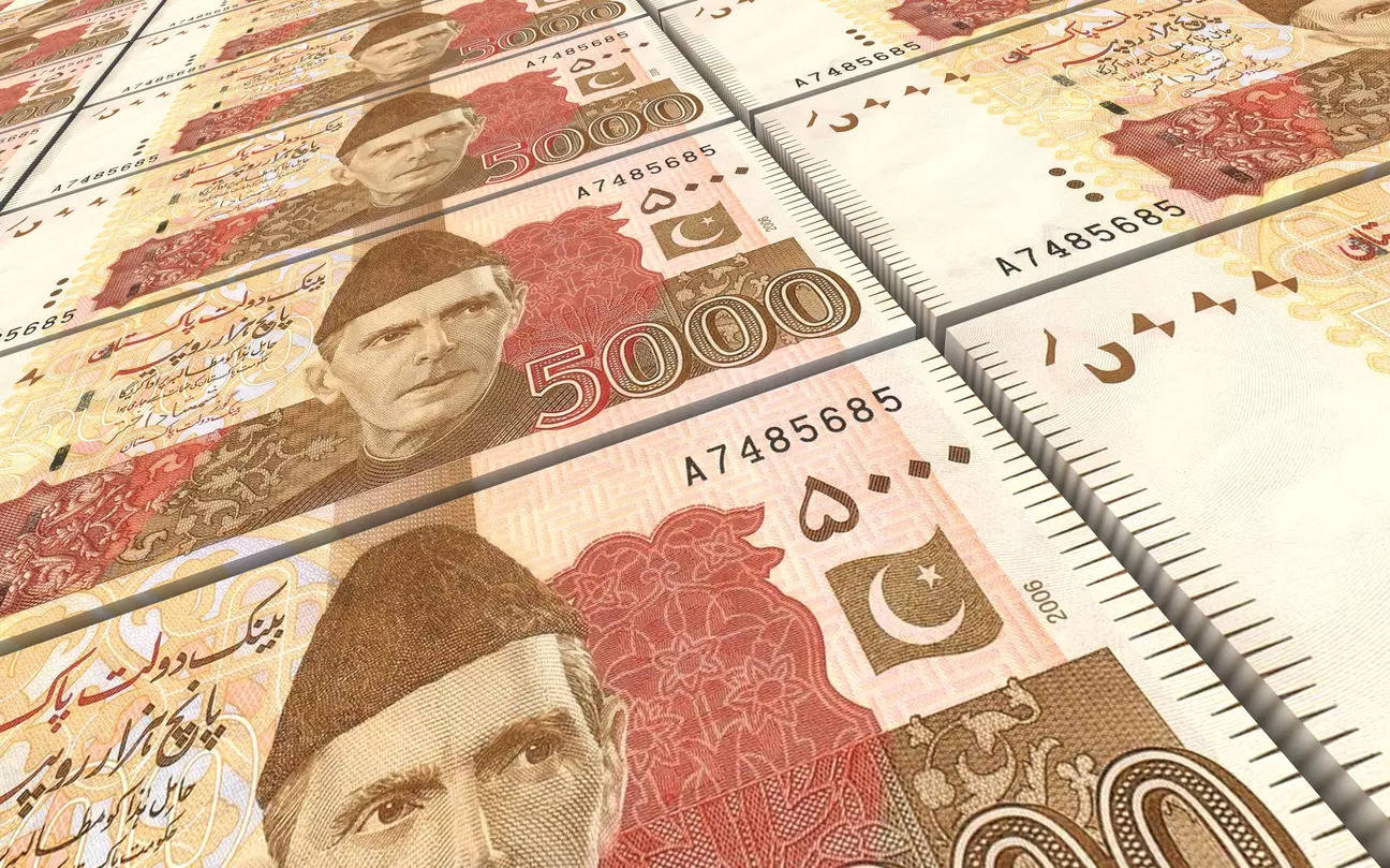 Pakistani rupee plunges to lowest level against USD