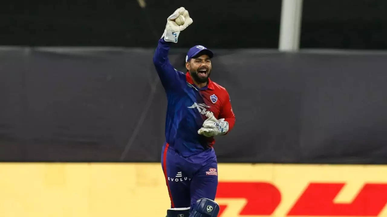 Rishabh Pant appealed after taking a catch however didn't go for the review against Tim David, who smashed an 11-ball 34 | Photo: BCCI/IPL