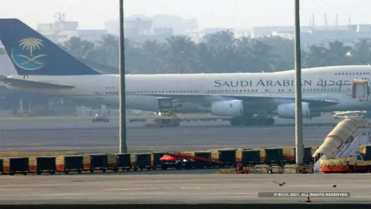 Arabia Saudita ha prohibido a los ciudadanos viajar a la India y a otros 15 países a raíz del levantamiento del Gobierno de 19.