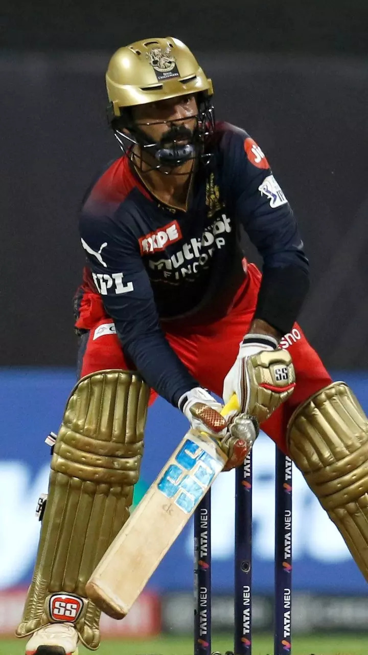 1 Dinesh Karthik