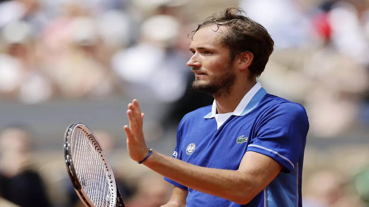 World number two Daniil Medvedev eased into the French Open third round on Thursday with a 6-3, 6-4, 6-3 win over Laslo Djere of Serbia.