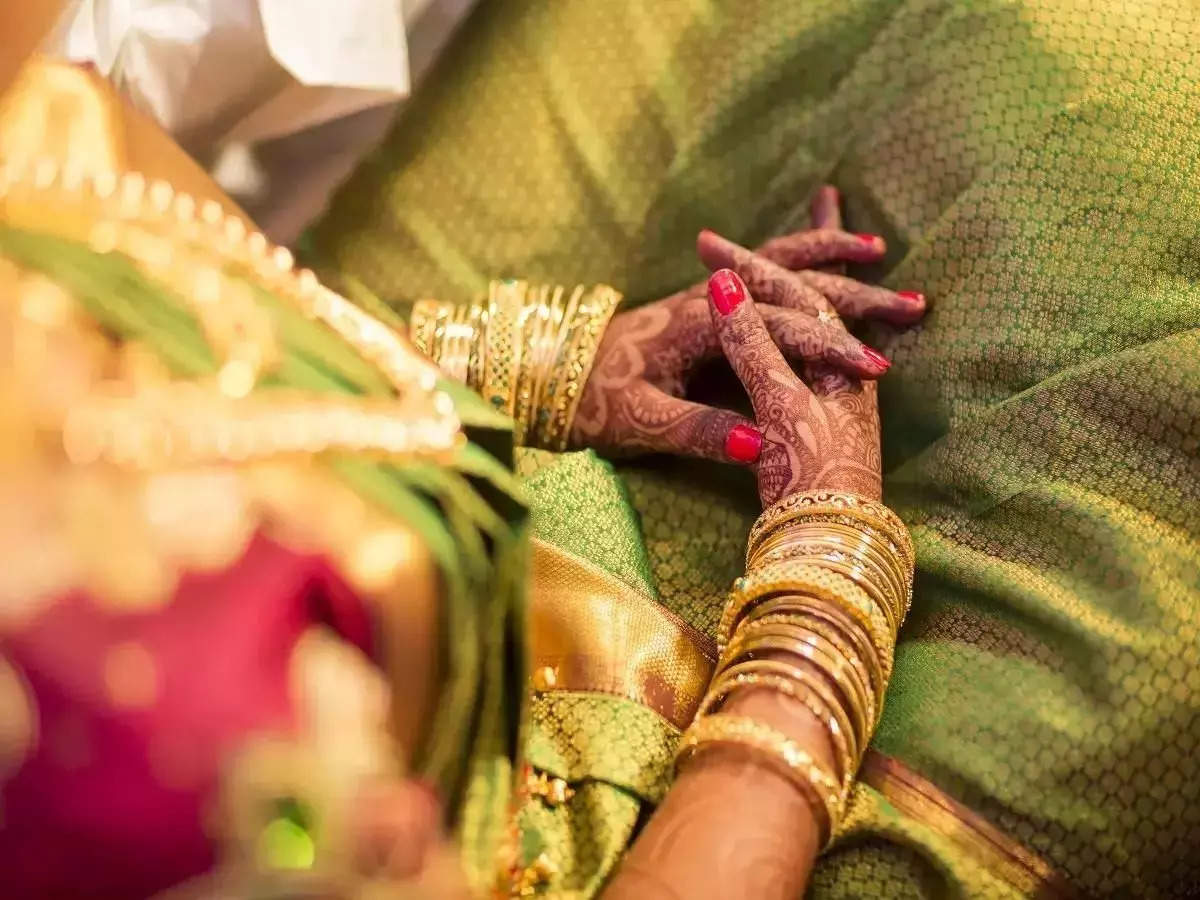 Just Didn't Click UP Bride Refuses To Marry Groom After He Fails To Hire Photographer