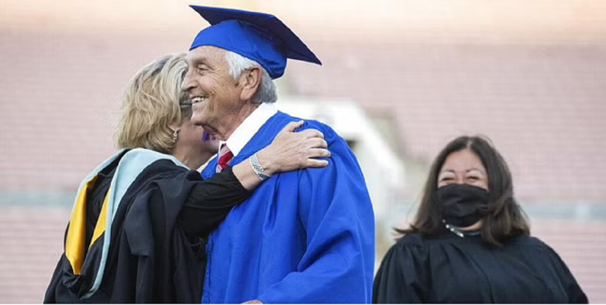 78-Year-Old Man Once Prevented From Graduating Over Rs 350 Receives Diploma After 60