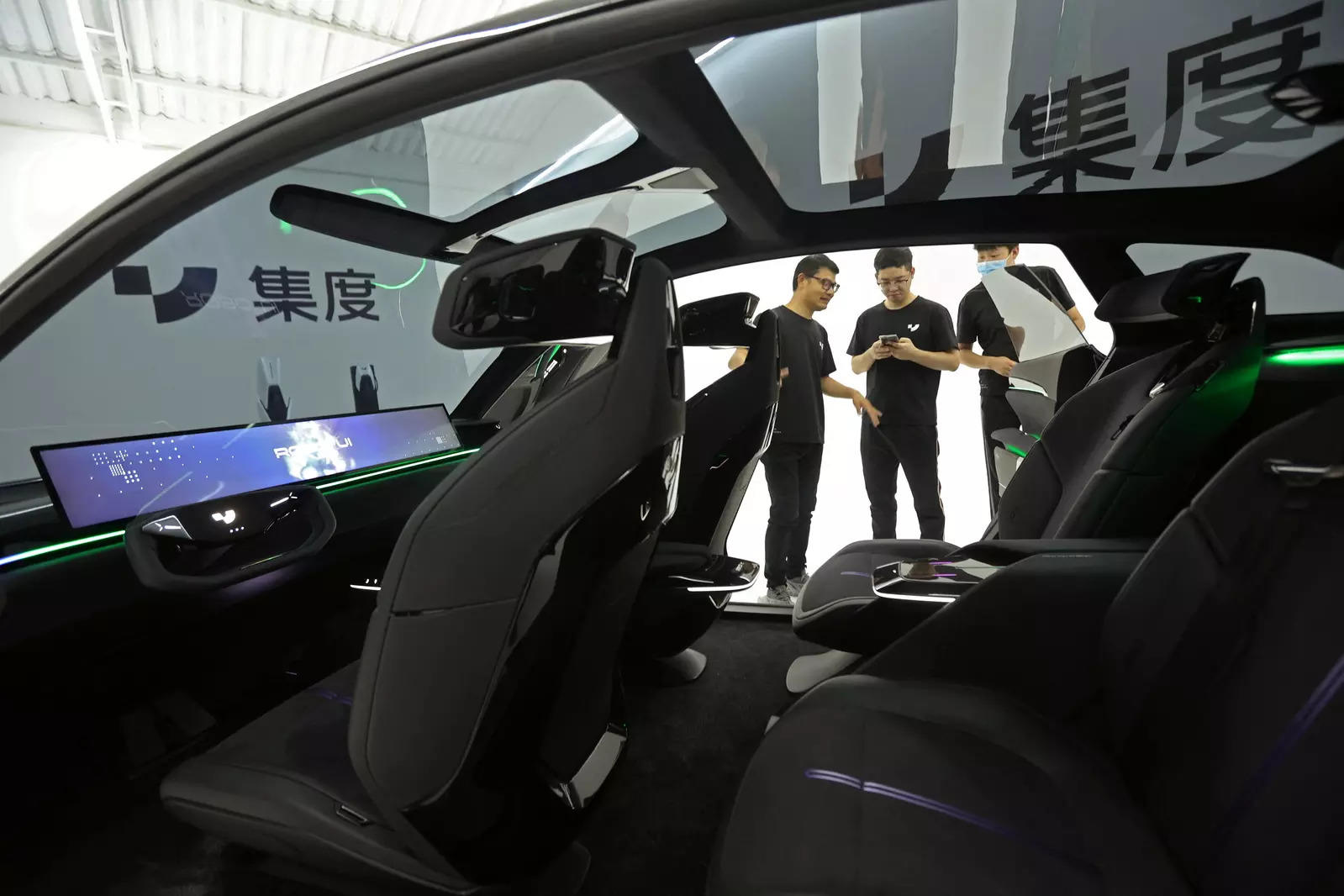 Chinese Tech giant Baidu unveils its first ‘Robot’ car