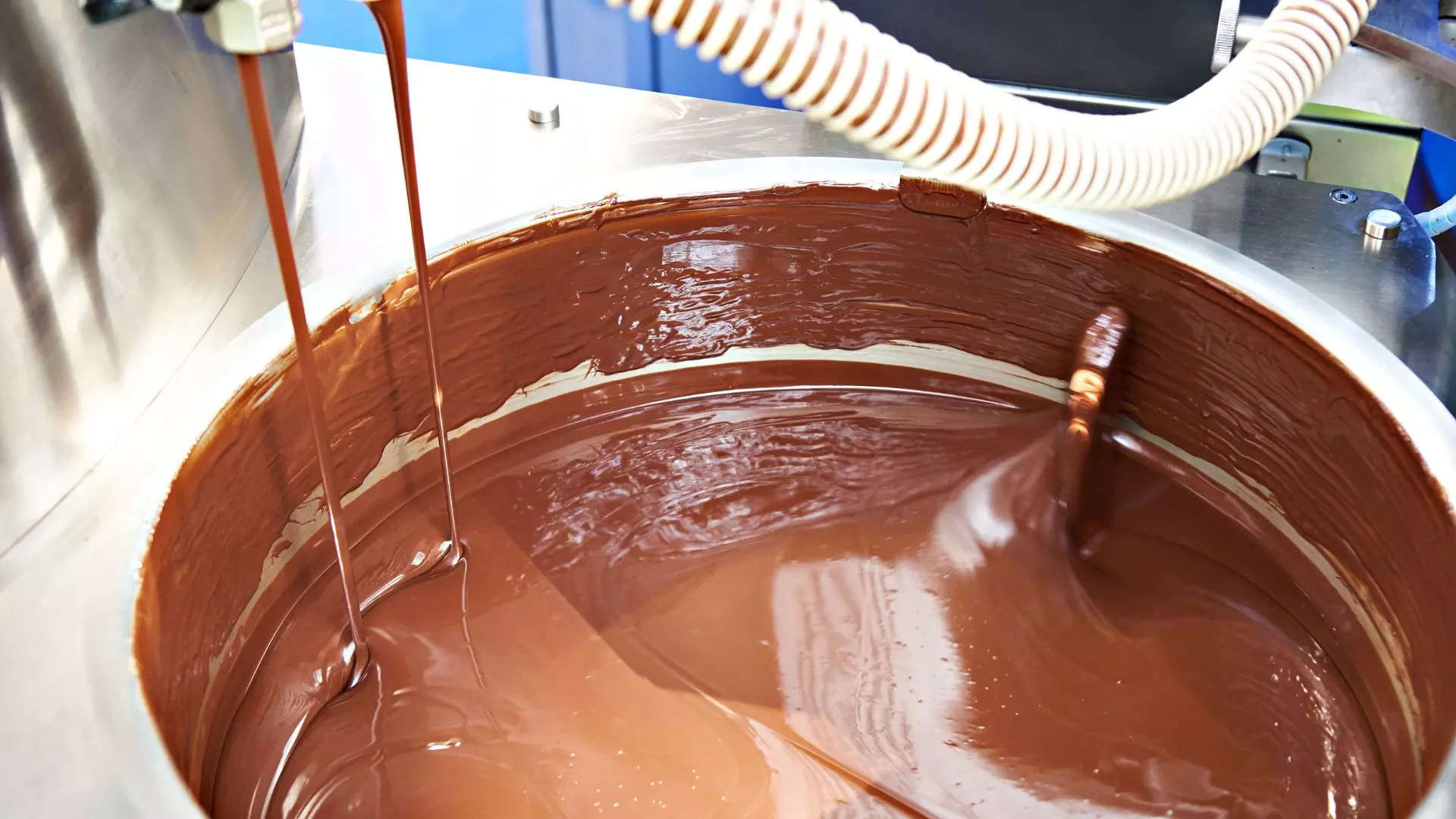 Workers fall into chocolate tank at Mars factory in US rescued from waist-deep chocolate