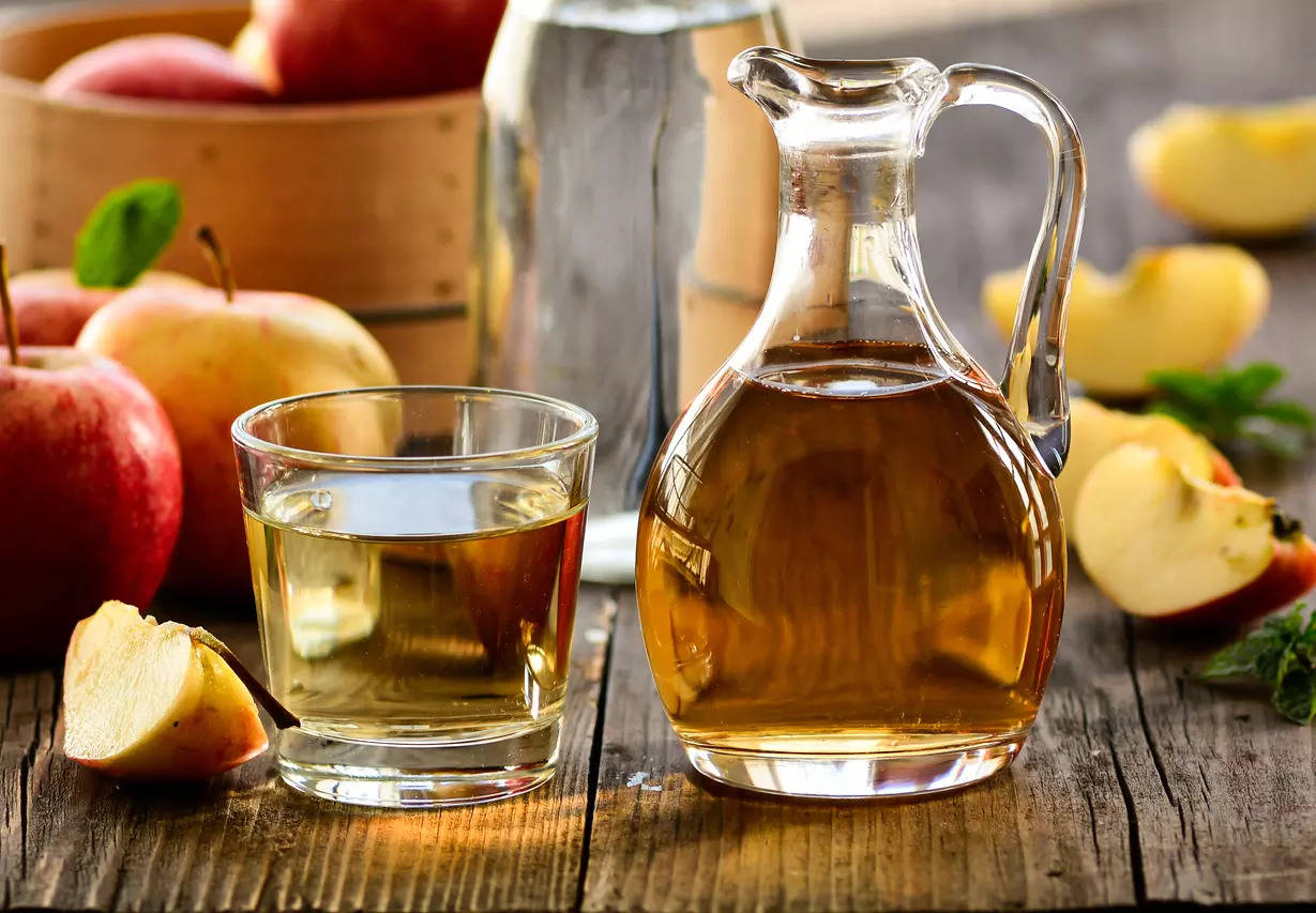 What is apple cider vinegar Its benefits and the best times to drink it