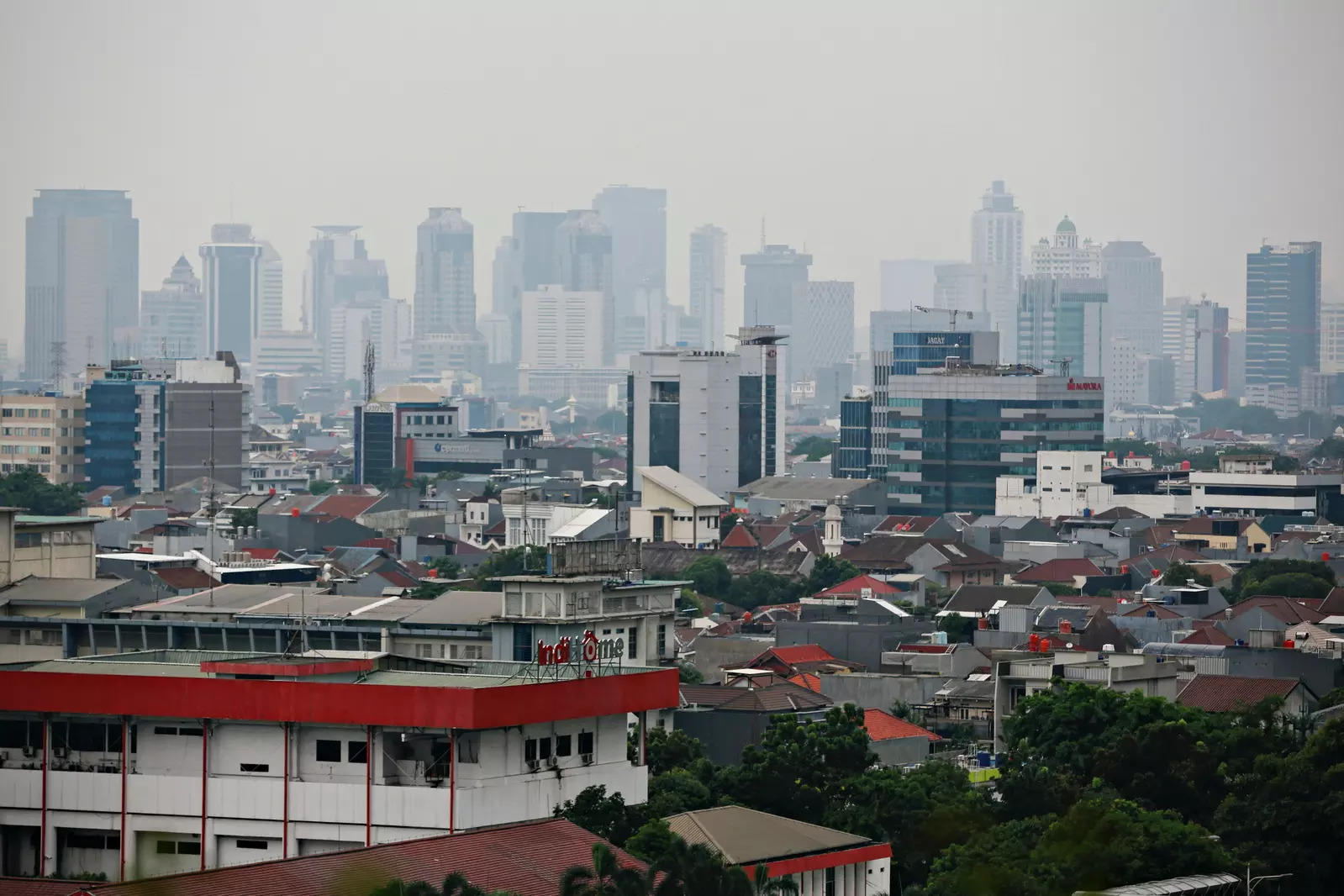 Tutup mata terhadap tenggelamnya Jakarta