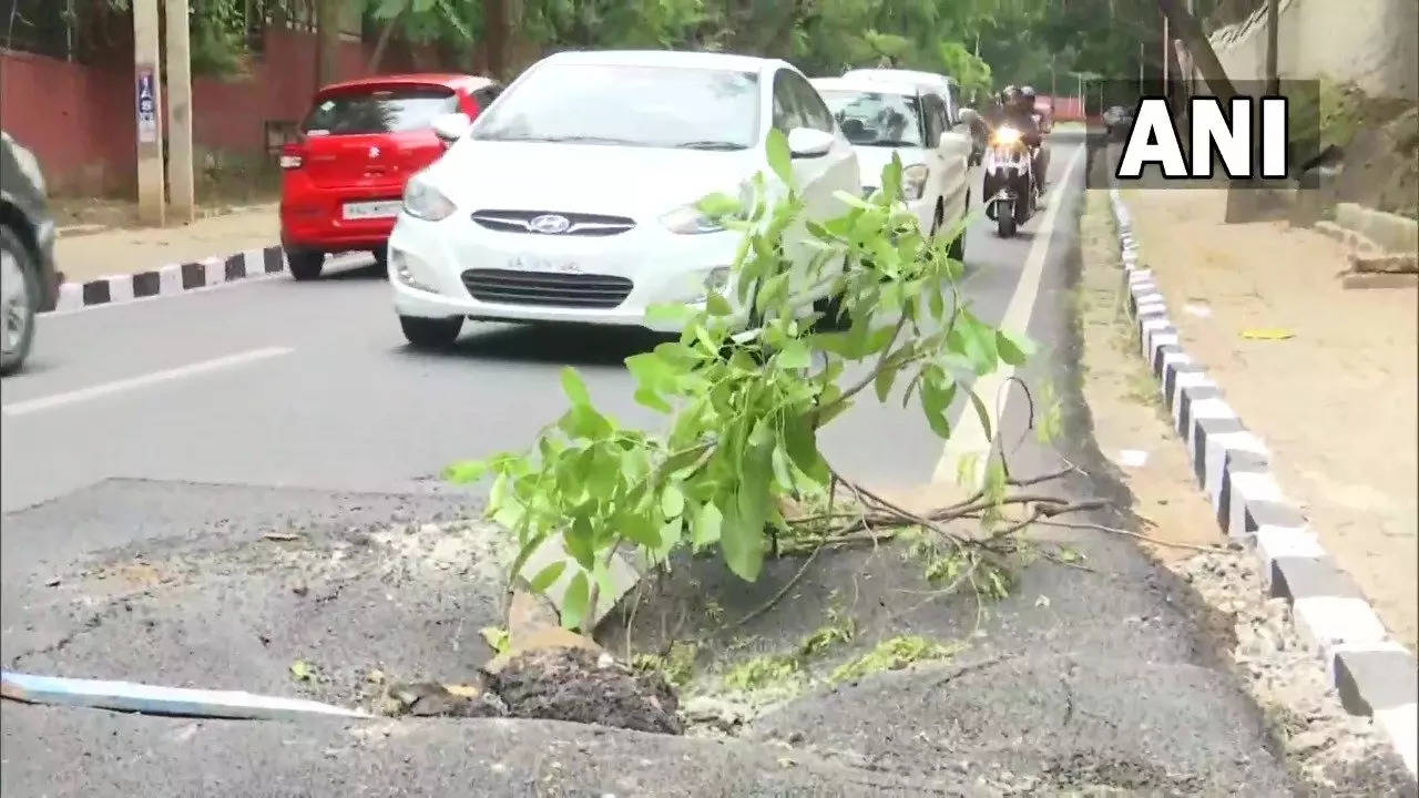 Bengaluru road collapse