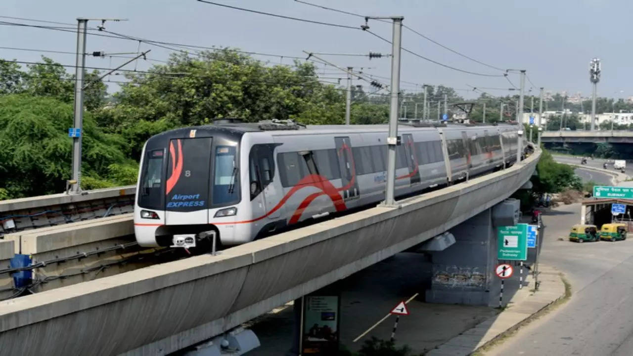 Delhi: DMRC starts trial run between Dwarka Sector 21-IICC Metro ...