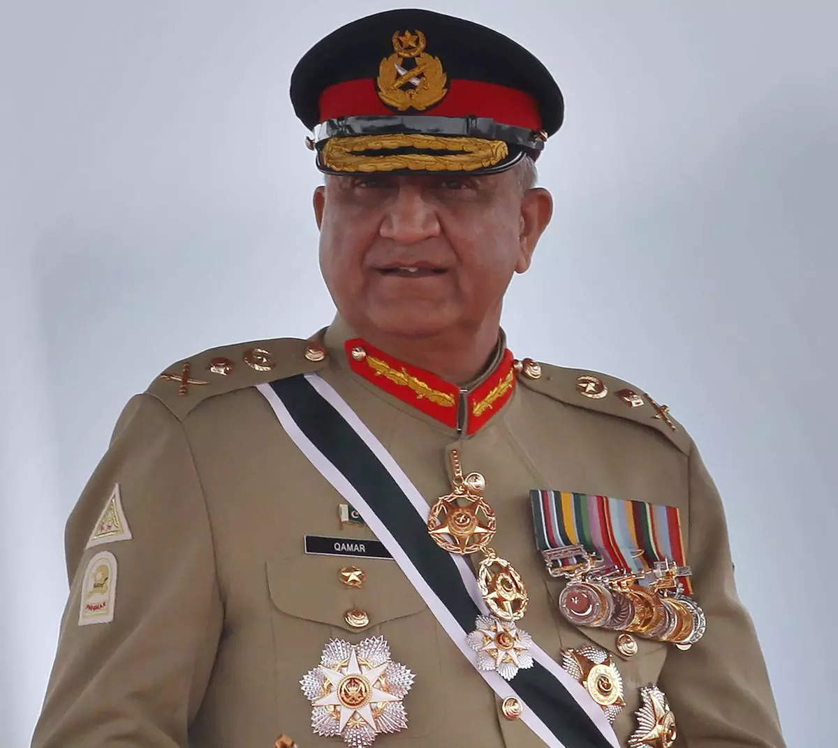 Pakistans Army Chief attends security exhibition in Paris keeps a low profile Report