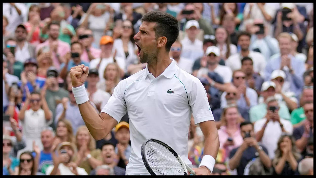 Wimbledon Djokovic lotta in due set per il comando con Sener mentre il campione in carica entra nell'undicesima semifinale