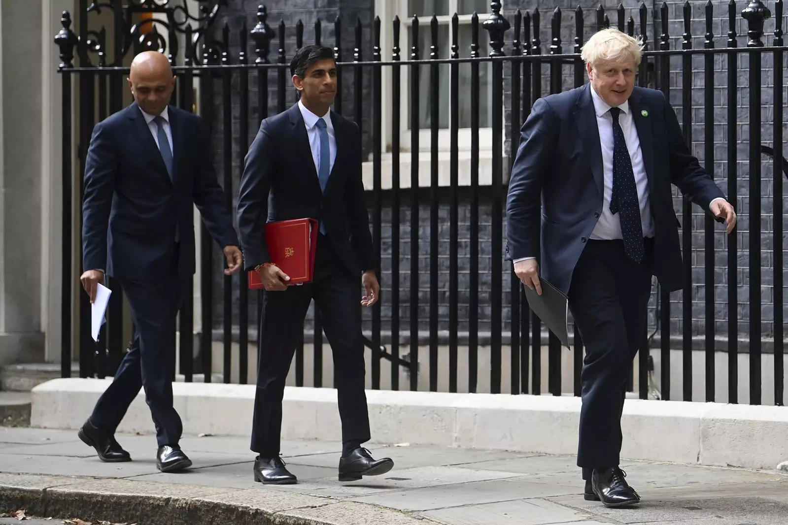 UK's former finance minister Rishi Sunak announces bid to succeed Boris  Johnson