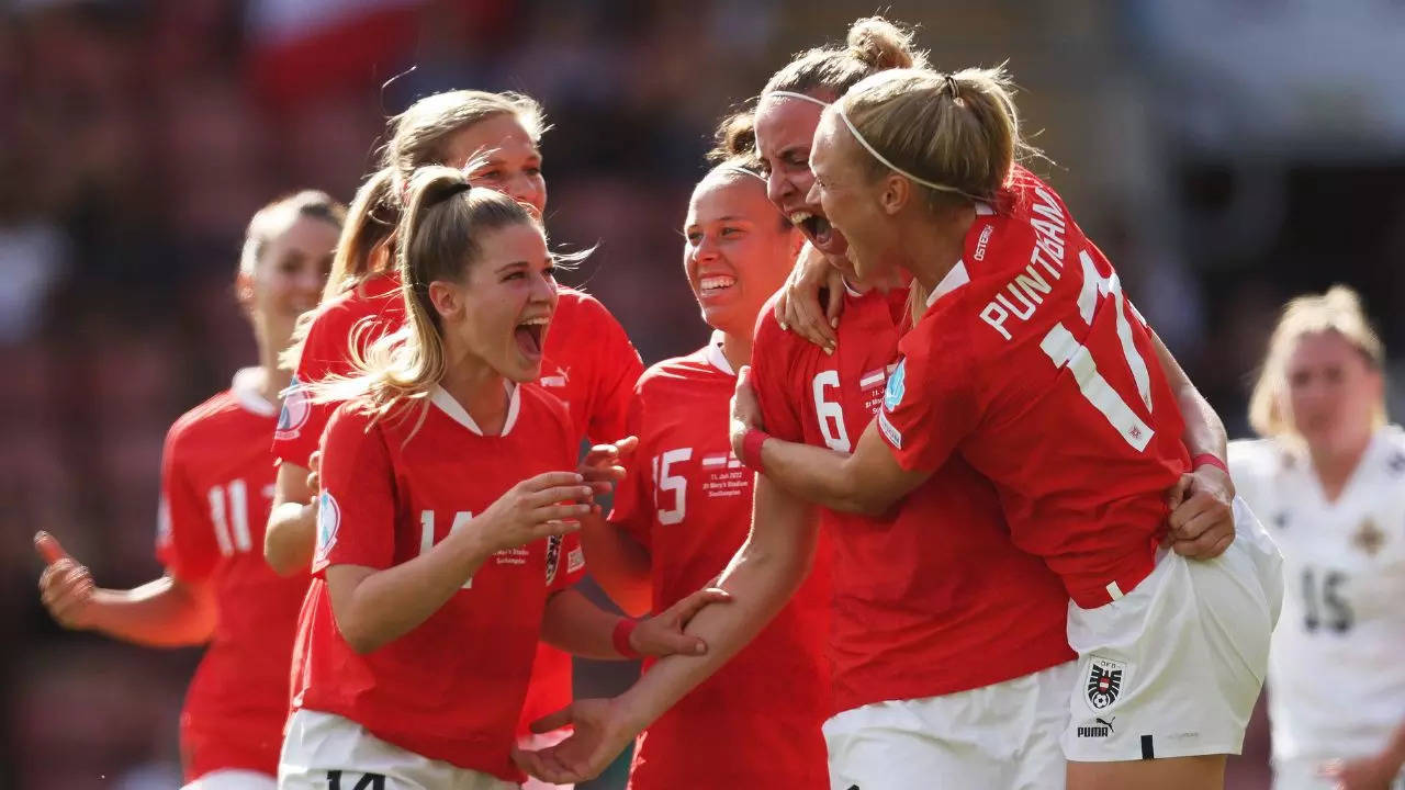Campeonato de Europa Femenino de la UEFA 2022 Austria confirma la eliminación de Irlanda del Norte con una victoria por 2-0
