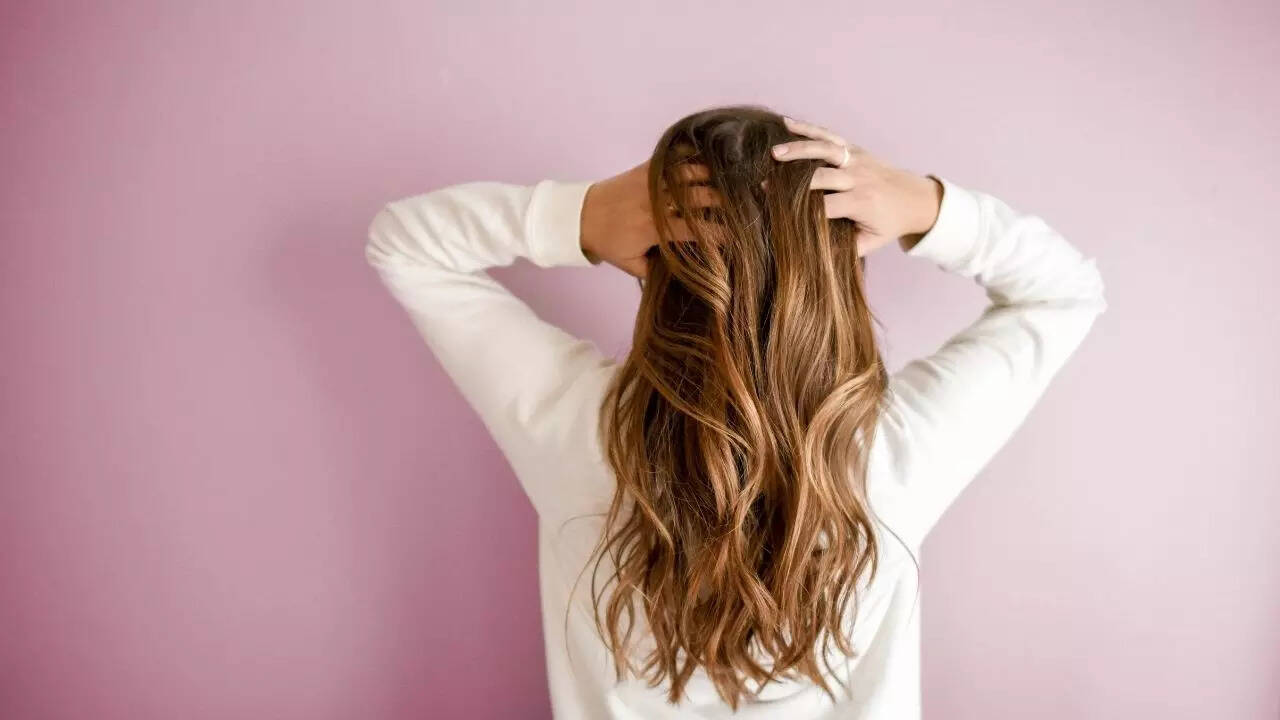 Struggling with hair fall this monsoon? Try these natural remedies for healthy, shiny locks