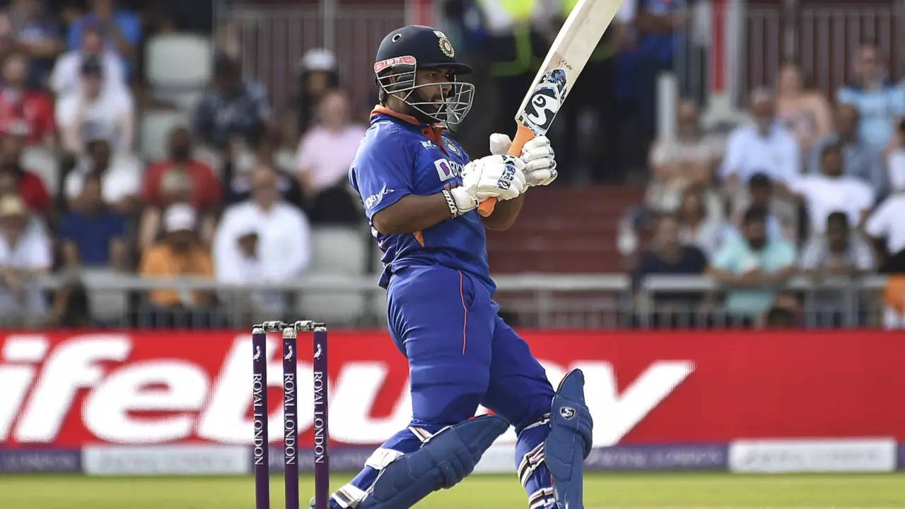 IND vs ENG Rishabh Pant smashes five consecutive fours off David Willey to finish match early - WATCH