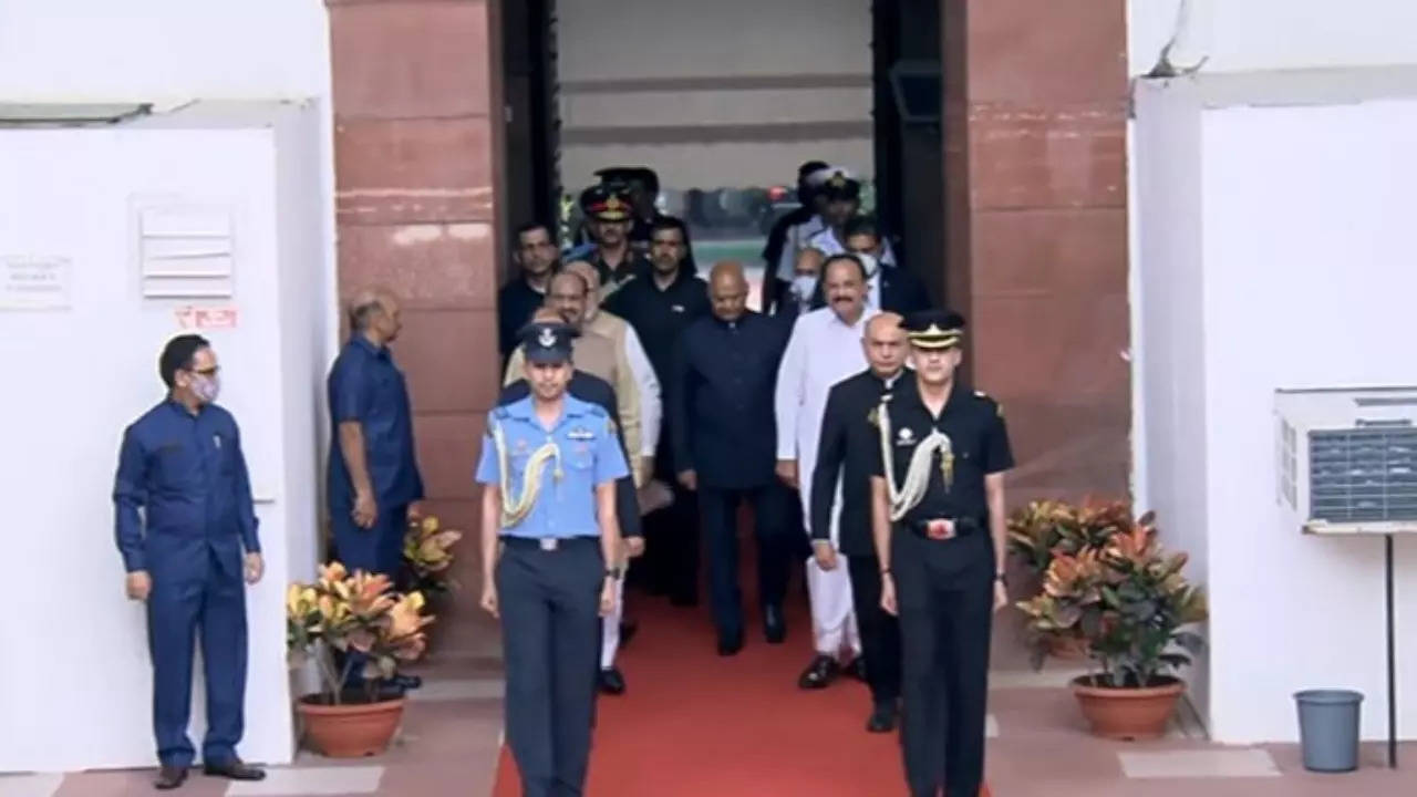 VP Naidu, PM Modi, Others Bid Farewell To President Ram Nath Kovind ...