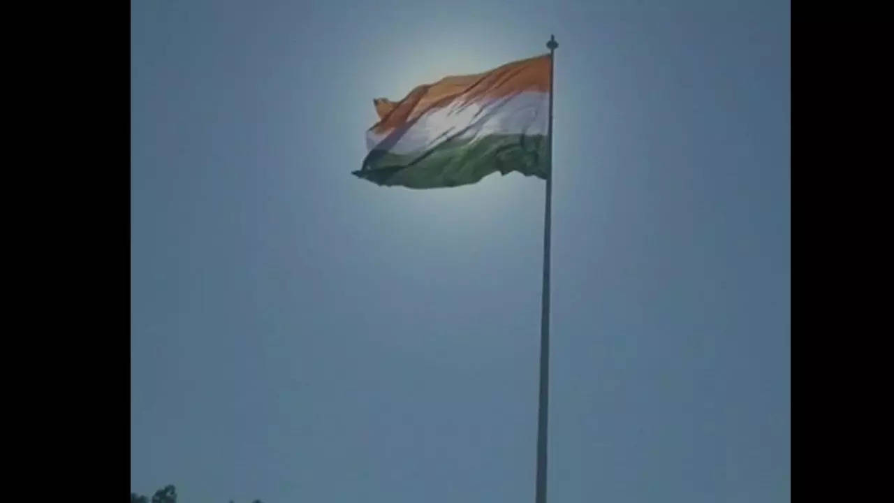 Center amended the flag code, now the tricolor can be hoisted day and night