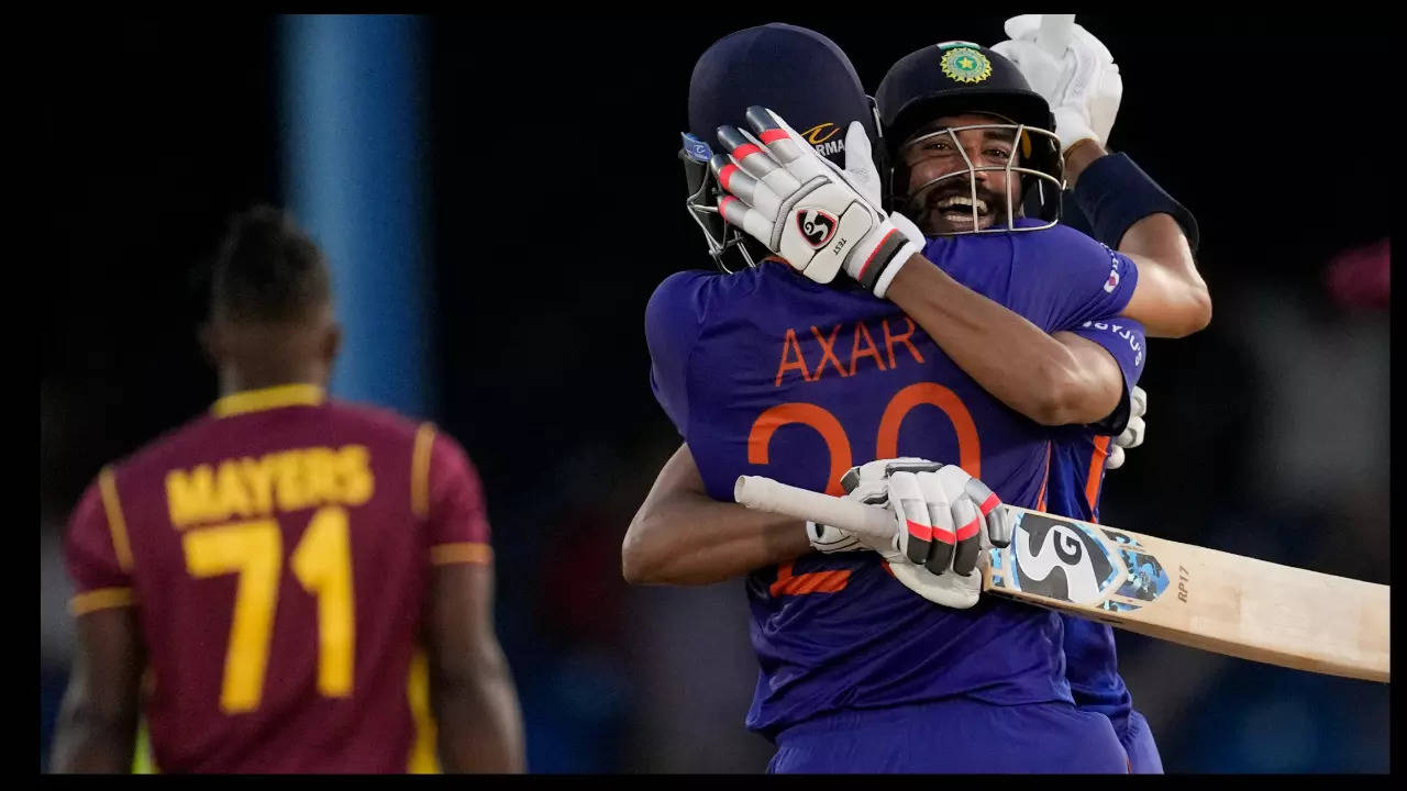 Ind vs WI Axar Patel překonal rekord 17letého MS Dhonis ve druhém ODI proti West Indies