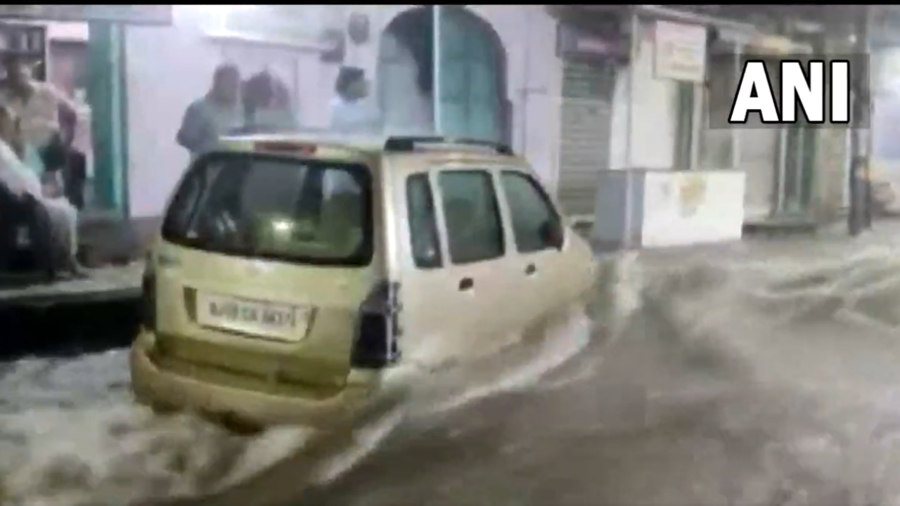 Very heavy rainfall in Rajasthan Jodhpur Bhilwara badly affected 4 children drown trains cancelled