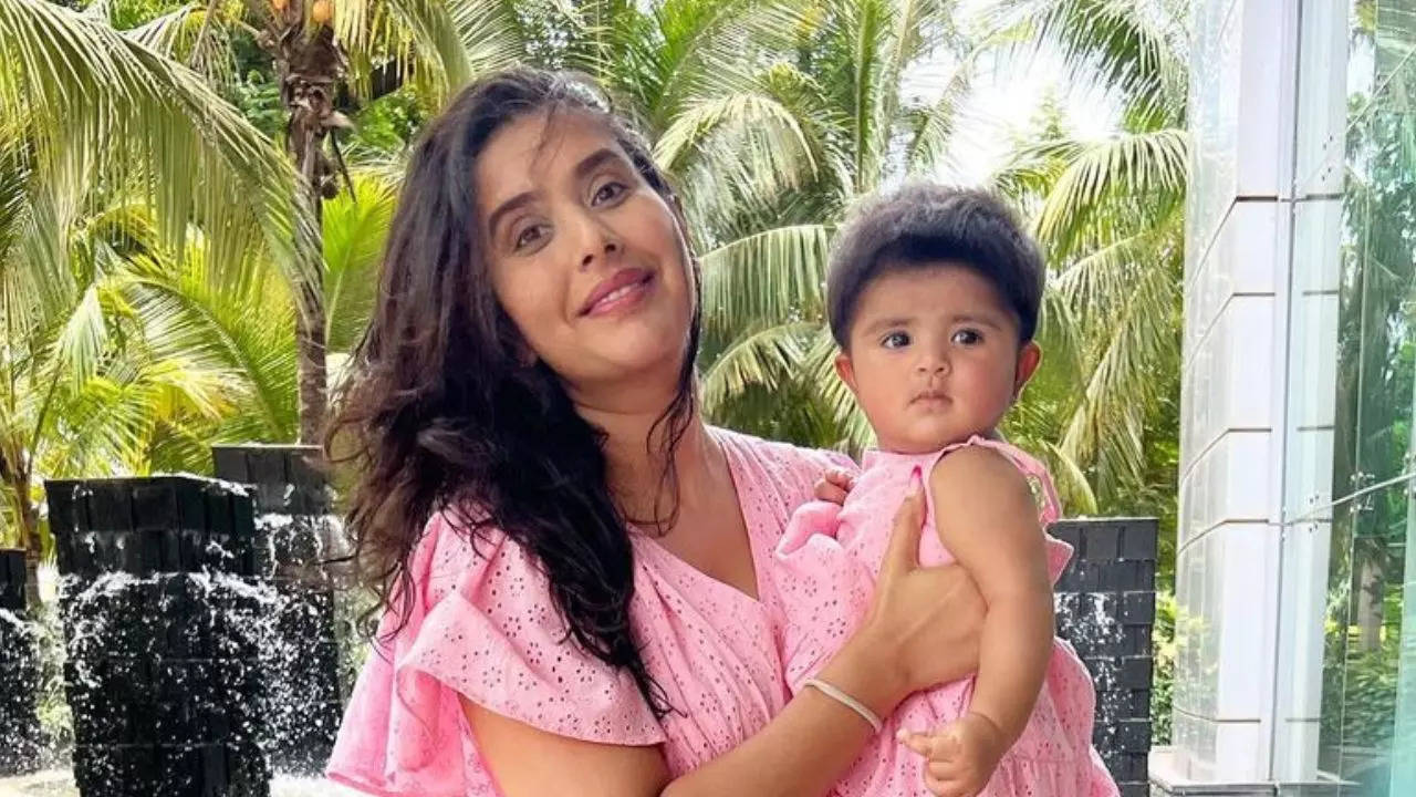 Charu Asopa reveals Ziana has hand foot and mouth disease says She is unable to sleep or eat properly