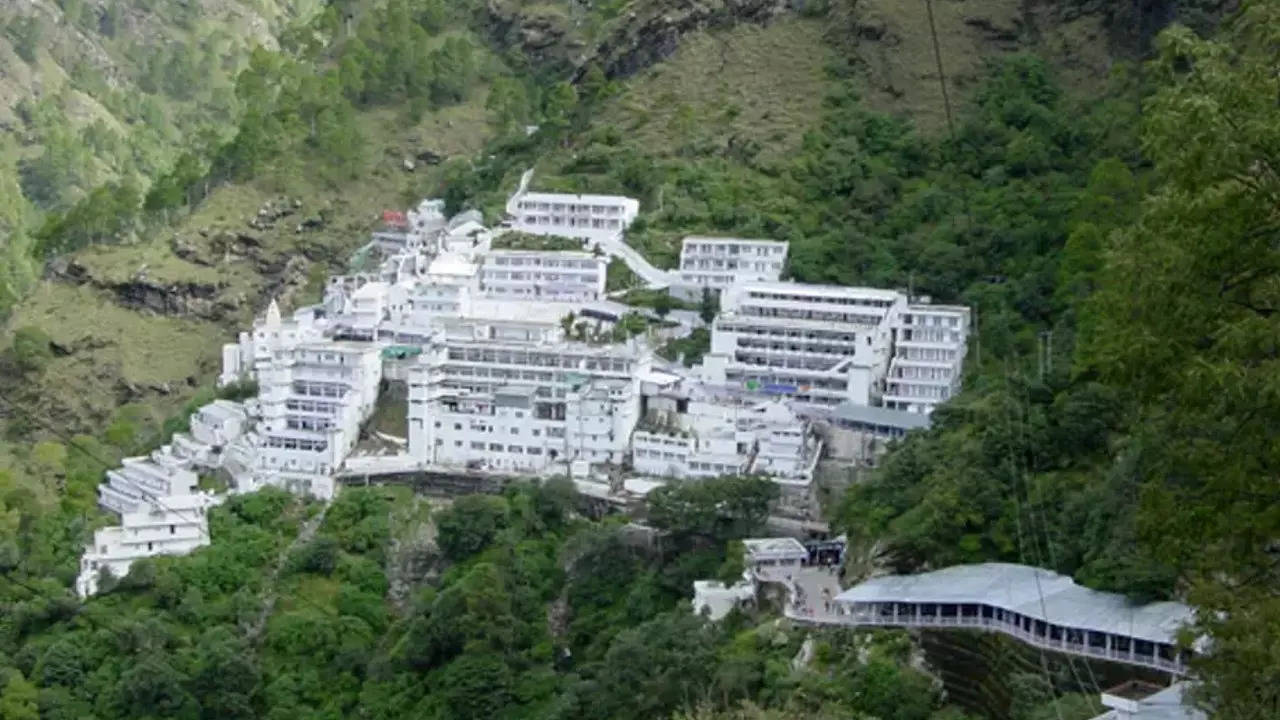 Vaishno Devi Yatra: Pilgrimage from new route halted due to heavy ...