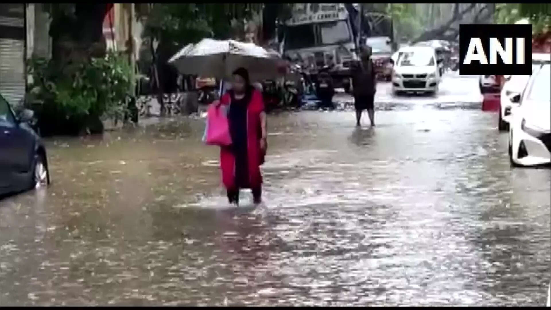 Heavy rain in many parts of Hyderabad, traffic police issued advisory