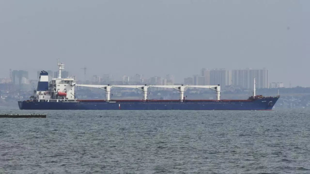 The bulk carrier Razoni