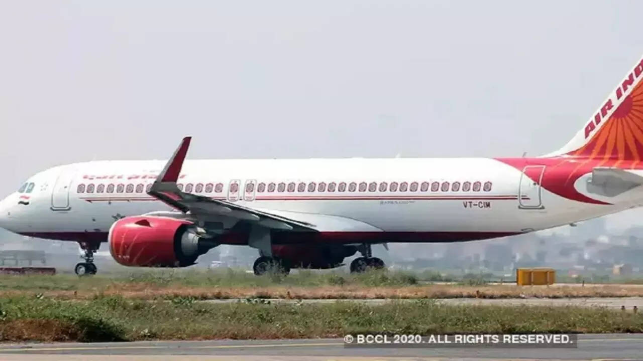 Air India to reinstate 10 grounded wide-body jets by early 2023 and operate daily Delhi-Vancouver flight