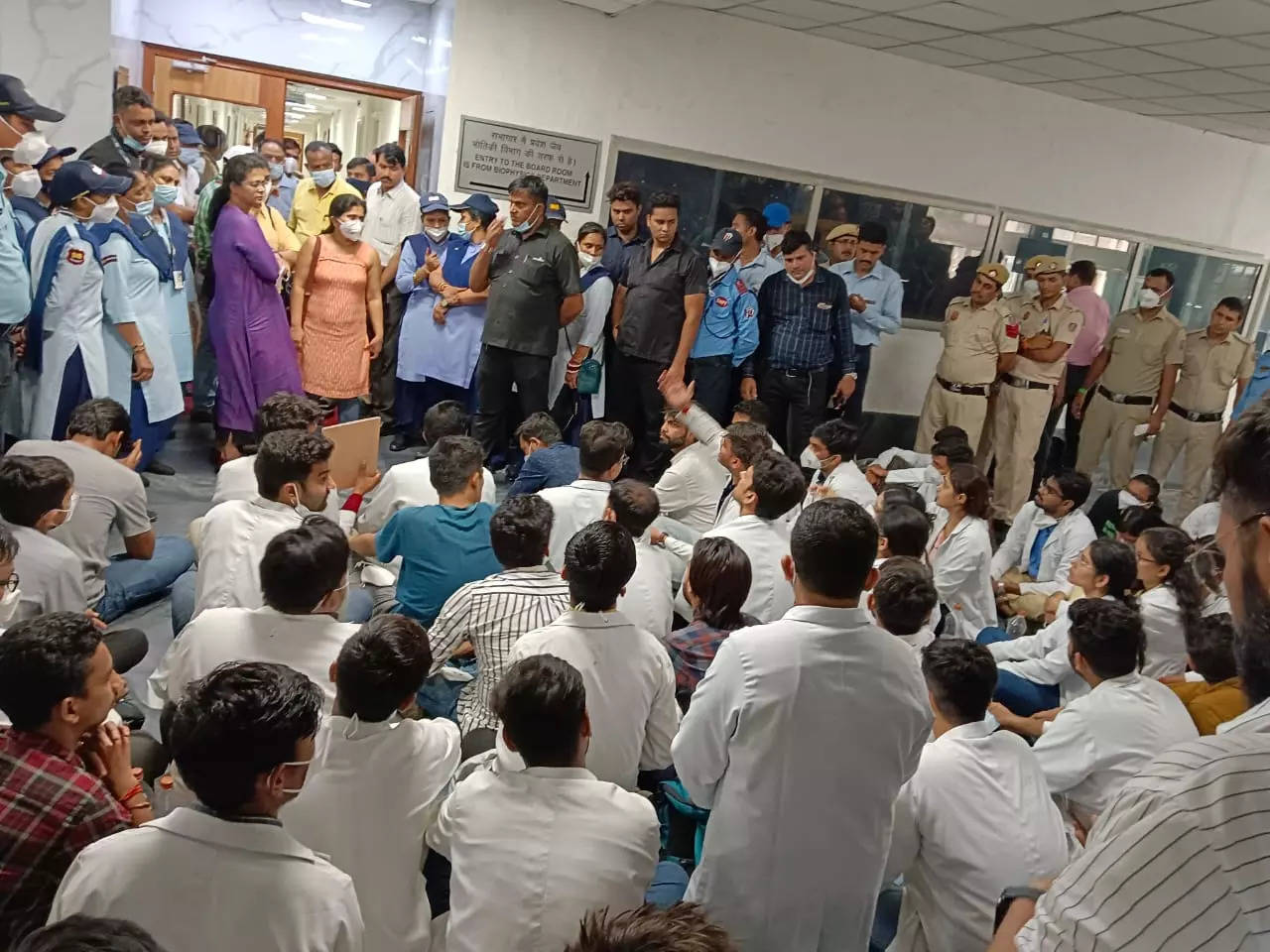 AIIMS officials meet with students