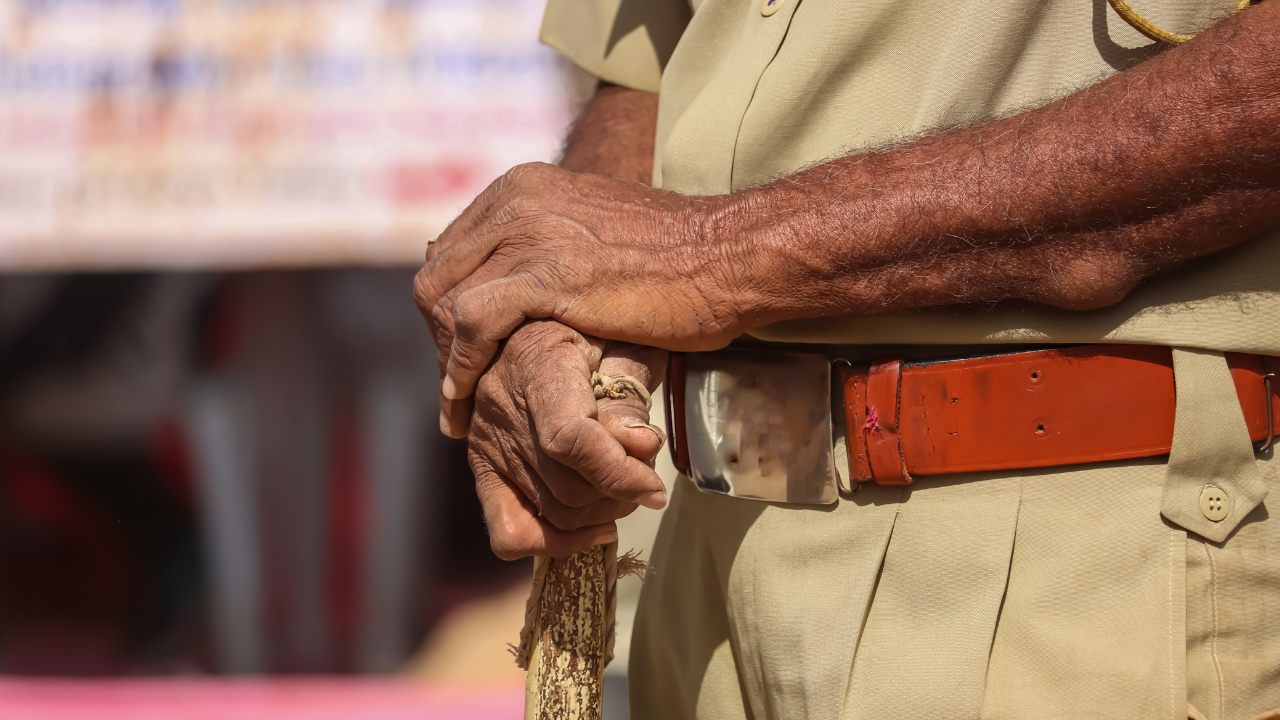 Forest officer caught on camera harassing truck drivers for bribe suspended - WATCH