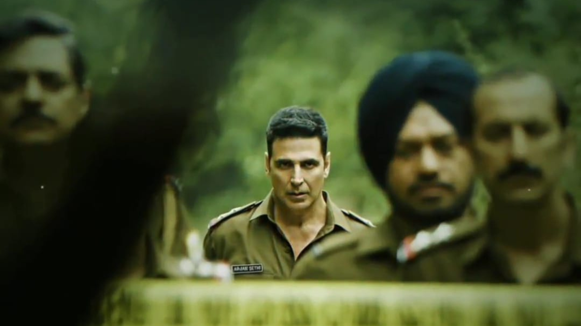 Akshay Kumar to play a no-nonsense cop in upcoming thriller Cuttputtli,  first look out - WATCH