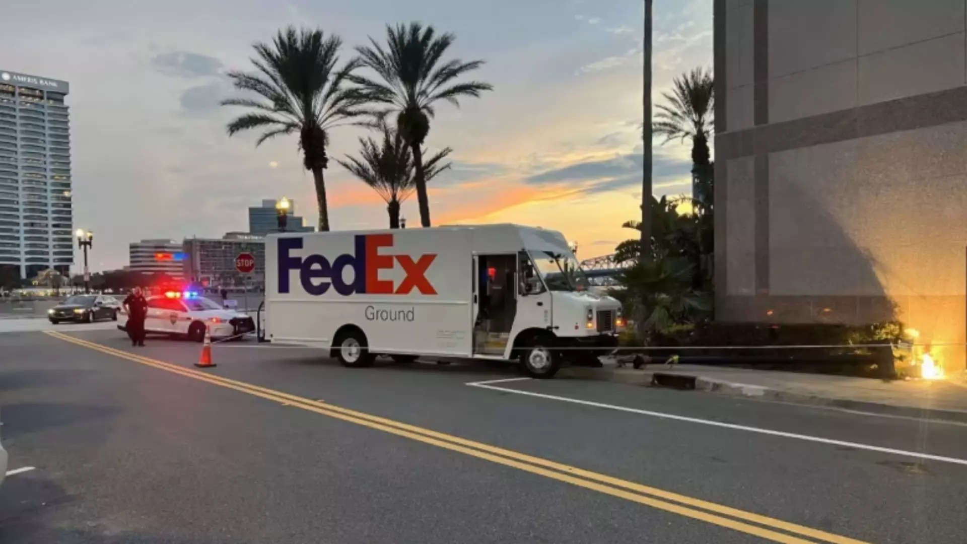 Florida Woman Crashes Range Rover Steals Fedex Truck Hits Pole And Jumps Into River 6422